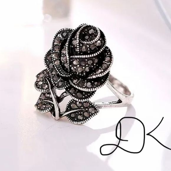 BLACK DIAMOND ROSE RING - Picture 4 of 4